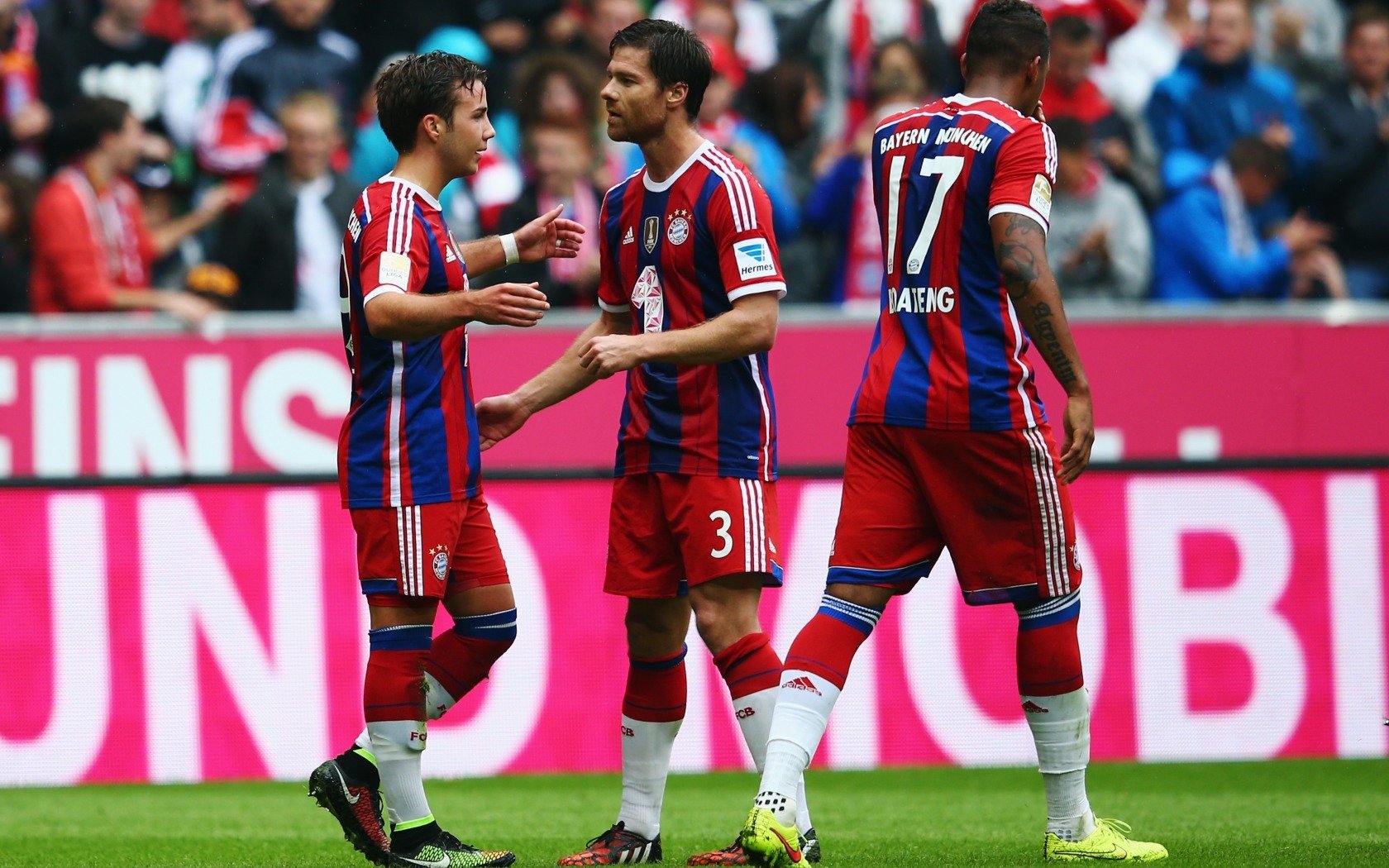 瑞士守门员戴滑雪镜上场，时尚感满分，瑞士守门员身价